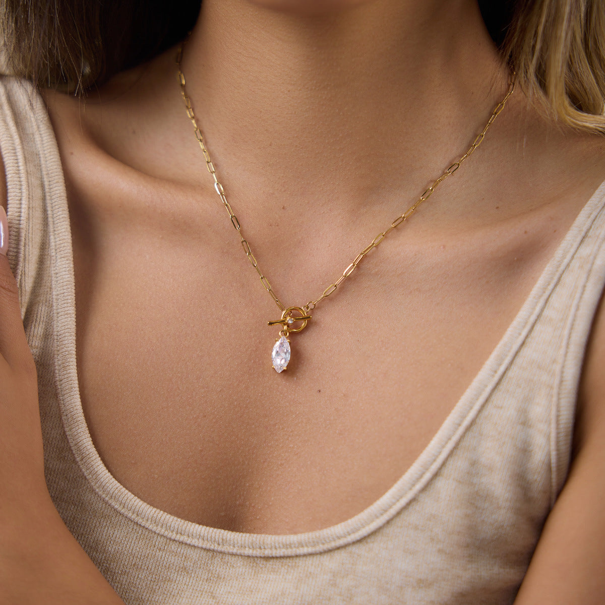 Sleek Titanium Steel Chain with Sparkling Zircon – Delicate & Modern