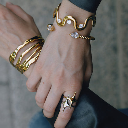 Stainless Steel Zircon Bangle – Open Design · Tarnish-Free