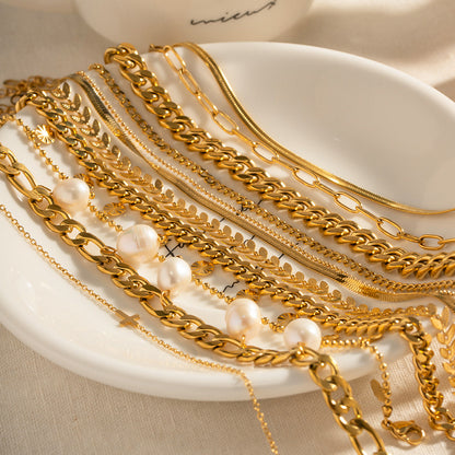 18K Gold Micro Cross Anklet – Minimalist Vintage Style