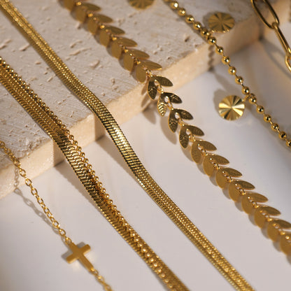 18K Gold Micro Cross Anklet – Minimalist Vintage Style