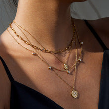 Crystal Star Pendant Necklace – Shiny & Minimalist