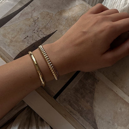 Sleek Stainless Steel Cuff – Elegant & Durable for Daily Wear